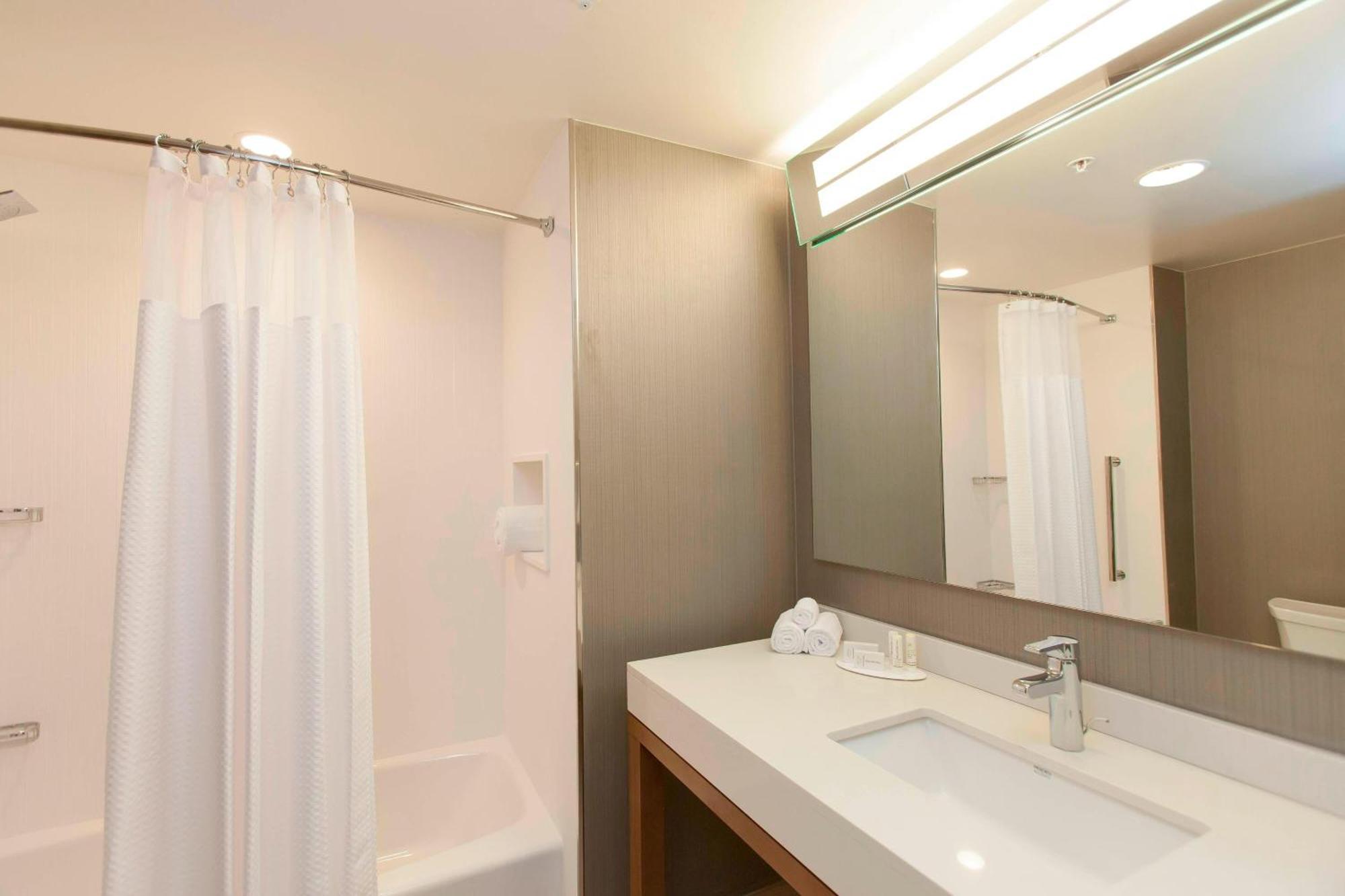 Courtyard By Marriott Houston City Place Spring Exterior foto